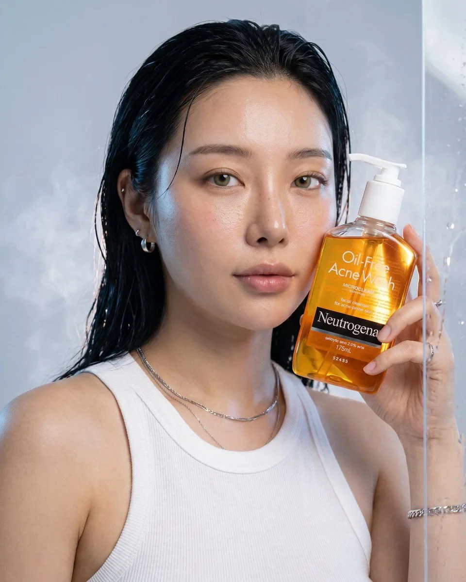 neutrogena oil-free acne wash luxury skincare ad