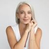 Amandasilversister - Grey hair, pro age, fashion daily living!
