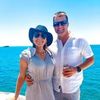 Jayde Quinn and Dereck Quinn-Lapping the island