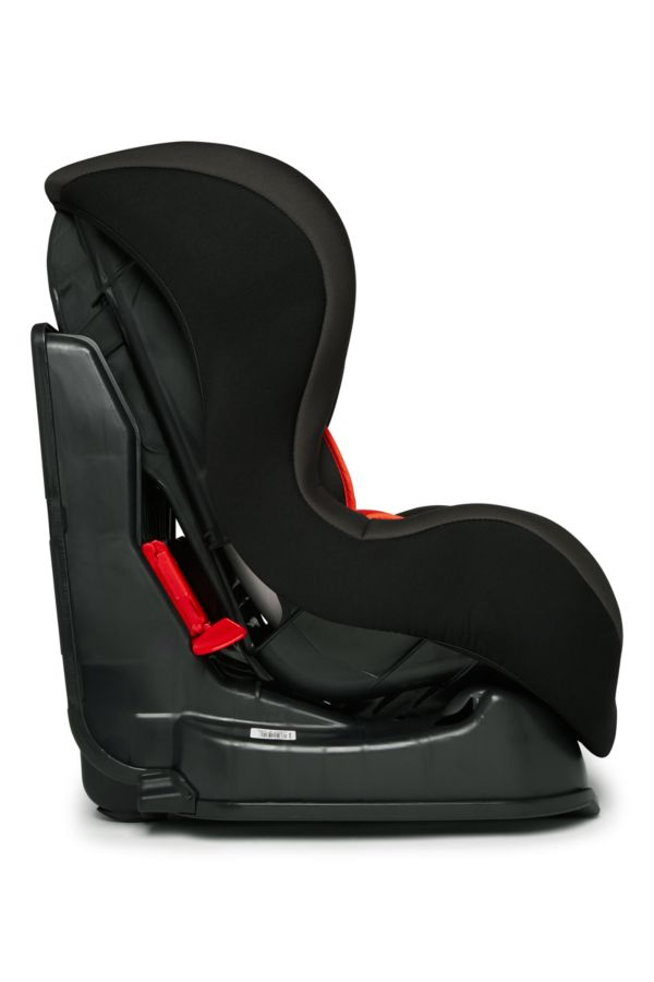 Type d9 outlet car seat