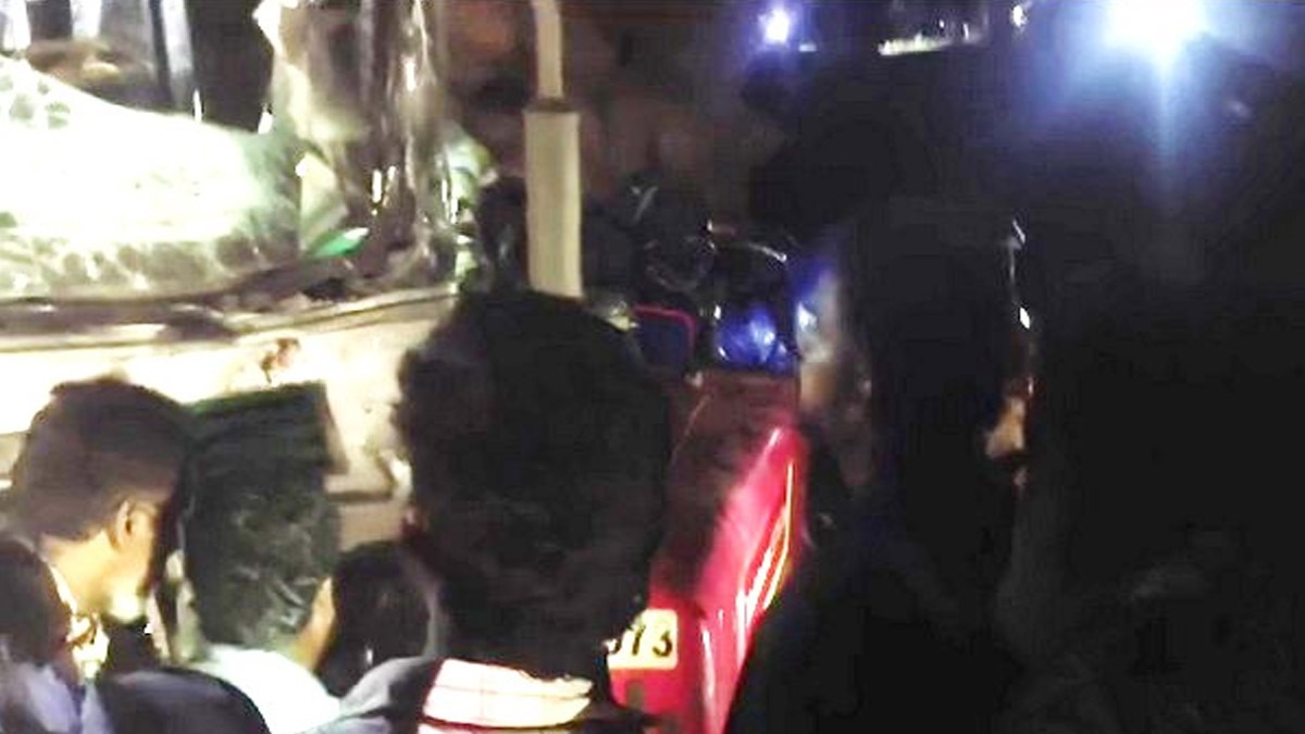 Tractor Bus Collision: டிராக்டர் - பேருந்து மோதி பயங்கர விபத்து; 4 பேர் பரிதாப பலி.!