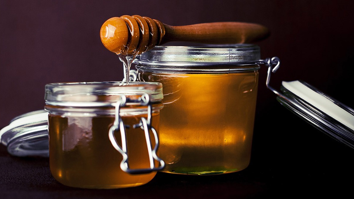 Honey Benefits: அடேங்கப்பா.. தேனில் இவ்வுளவு நன்மைகளா?.. அசத்தல் நன்மைகளை தரும் தேனின் மகத்துவம் அறிவோம்.!