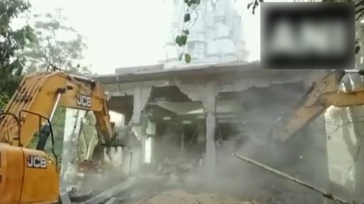 BullDozer Formula: 35 உயிர்களை காவு வாங்கிய படிக்கட்டு கிணறு; கோவிலை இடித்து தள்ளிய அதிகாரிகள்.!