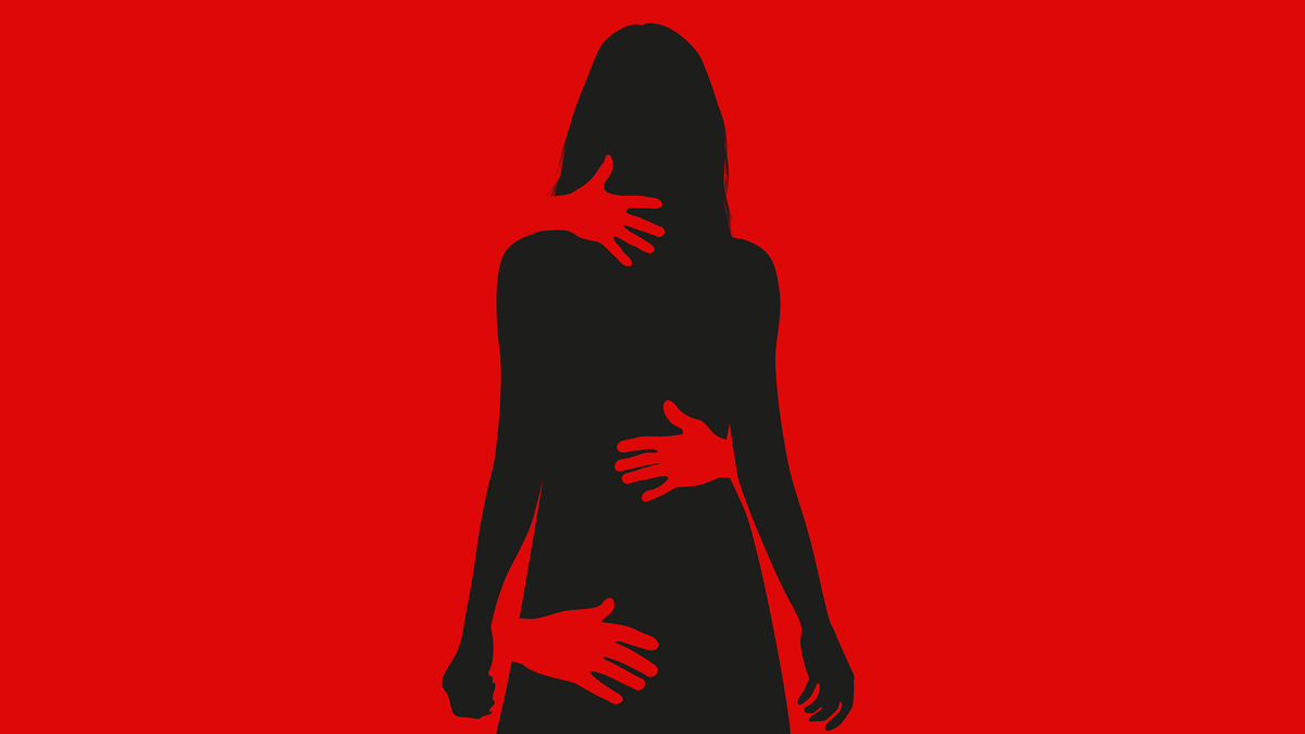 Minor Girl Sexual Harassment By Car Driver: 17 வயது சிறுமிக்கு பாலியல் தொந்தரவு; தலைமறைவாகியுள்ள ஓட்டுநருக்கு காவல்துறையினர் வலைவீச்சு..!