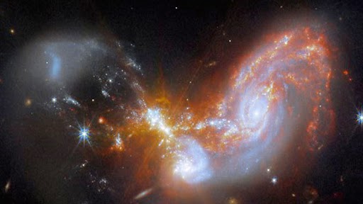 Heart-Shaped Formations in Space: நாசா பகிர்ந்த இதய வடிவ விண்மீன் திரள்.. காதலர்கள் நெகிழ்ச்சி..!