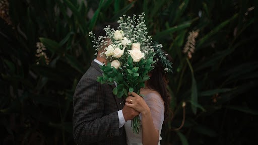 Kiss Day 2024: முத்த நாள்.. முத்தத்தில் எத்தனை வகைகள் இருக்கு தெரியுமா?. முத்தத்தில் இவ்வளவு நன்மை இருக்கா?.!